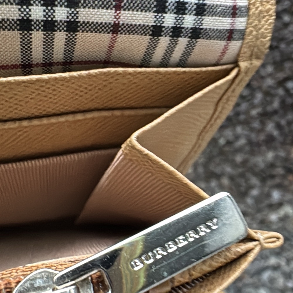 Burberry Check Lined Wallet on Chain (Unbranded Chain Included) - Picture 11 of 14